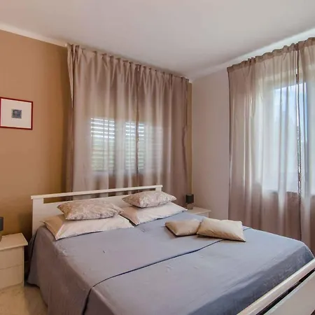 In Labin With Two-bedrooms 2 Krapan